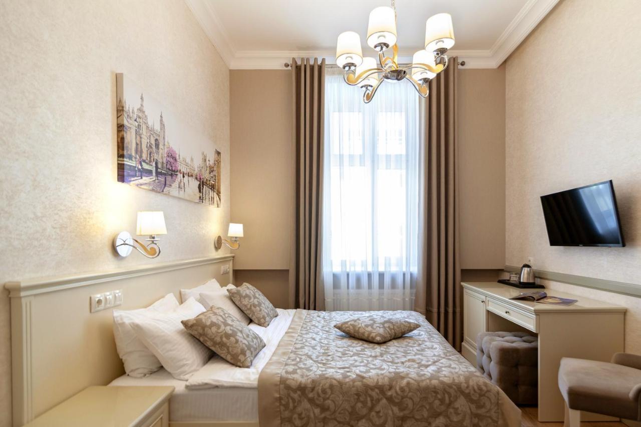 Royal Mini-Apart Hotel On Rynok Square 利沃夫 外观 照片