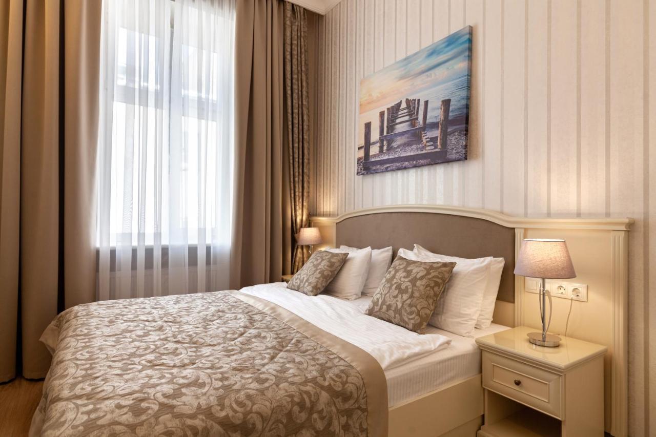 Royal Mini-Apart Hotel On Rynok Square 利沃夫 外观 照片