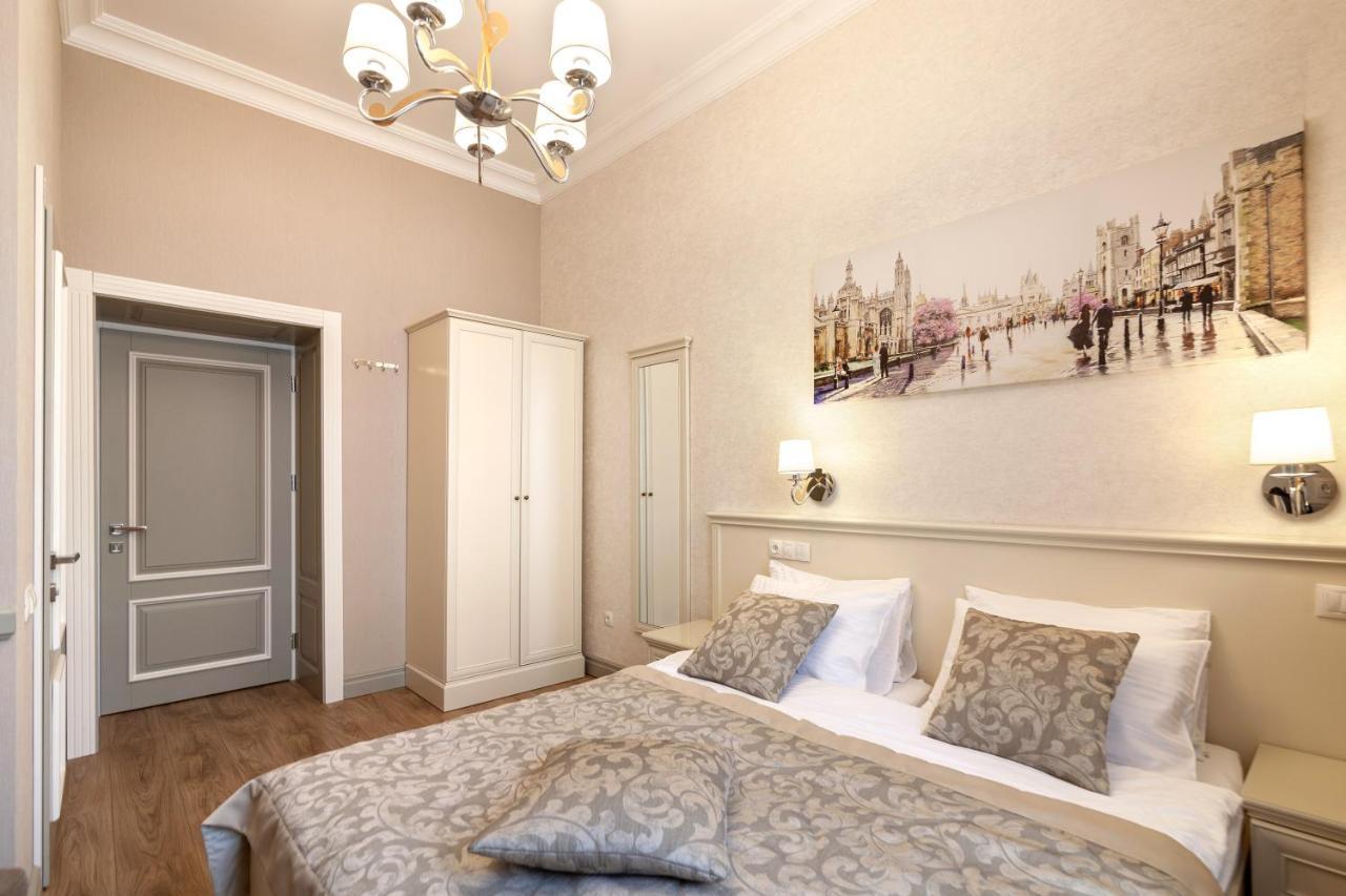 Royal Mini-Apart Hotel On Rynok Square 利沃夫 外观 照片