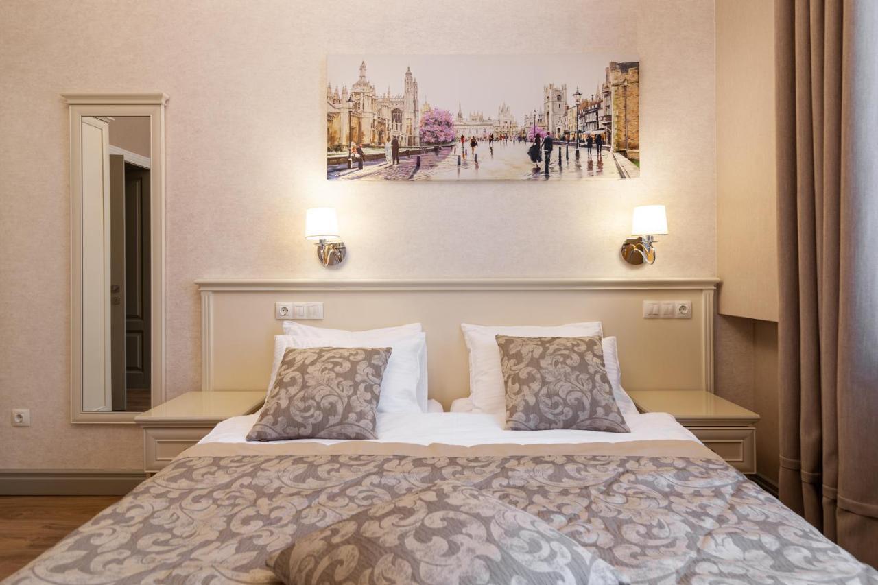 Royal Mini-Apart Hotel On Rynok Square 利沃夫 外观 照片